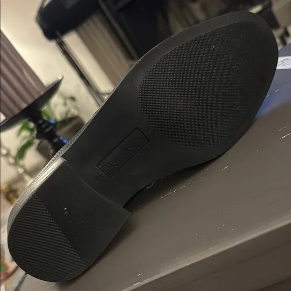 Style & Co
Women's Edwinaa Gore Booties BRAND NEW IN BOX‼️ Size 8M Color Black - Picture 14 of 16